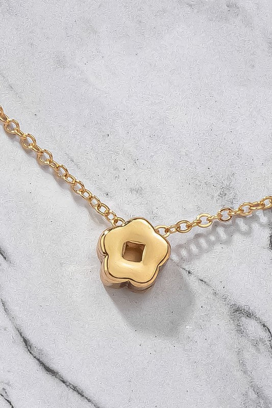 Renton Flower Necklace
