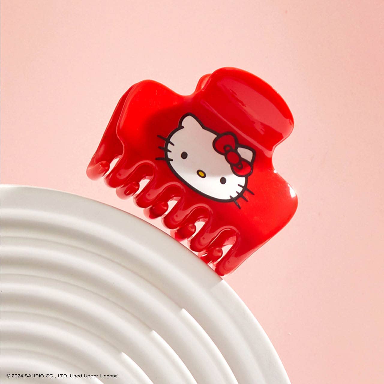 KITSCH Hello Kitty x Kitsch Recycled Puffy Claw Clip- Kitty Face