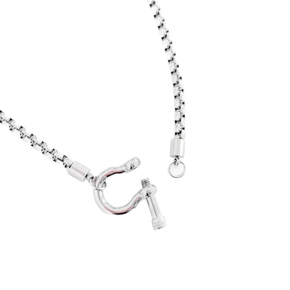 Lucky Me Horseshoe Toggle Necklace (2 Colors!)