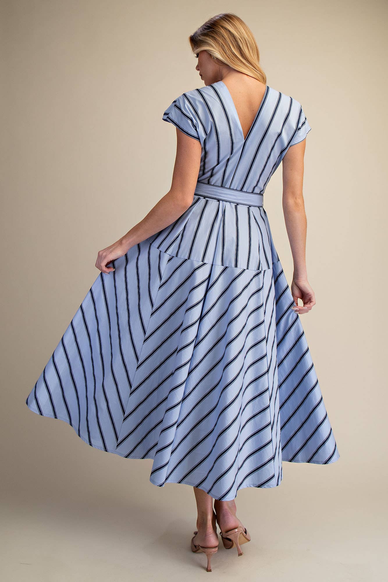 Mae V-Neck Drop Shoulder Waist Tie Midi Dress