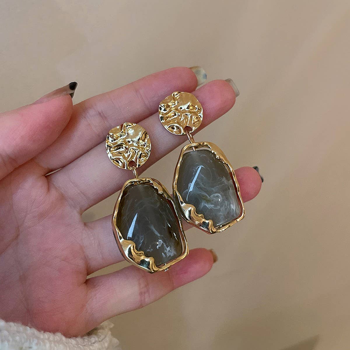 Babs Dangle Grey Earrings PREORDER