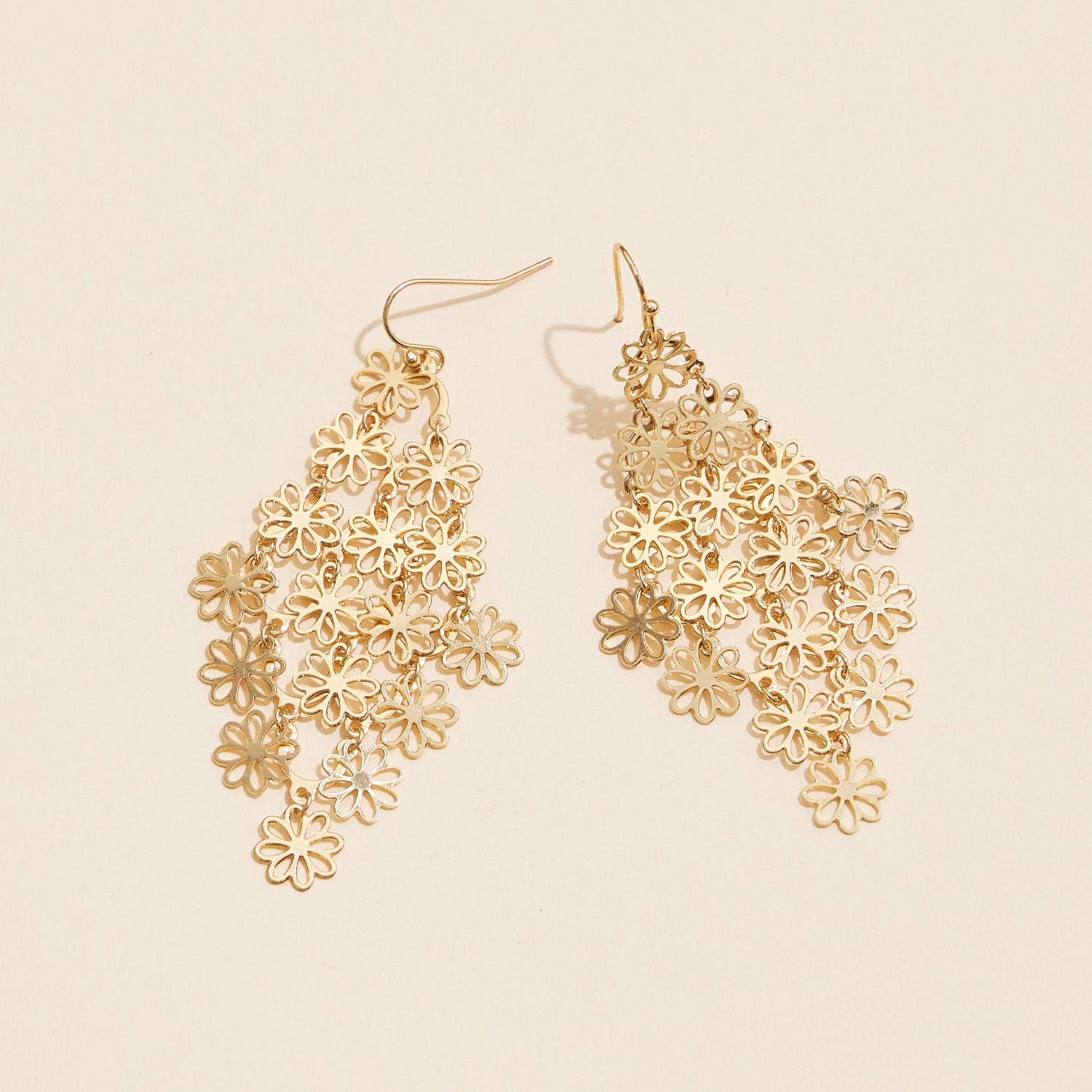 Lee Flower Filigree Dangling Earrings (2 Colors!)