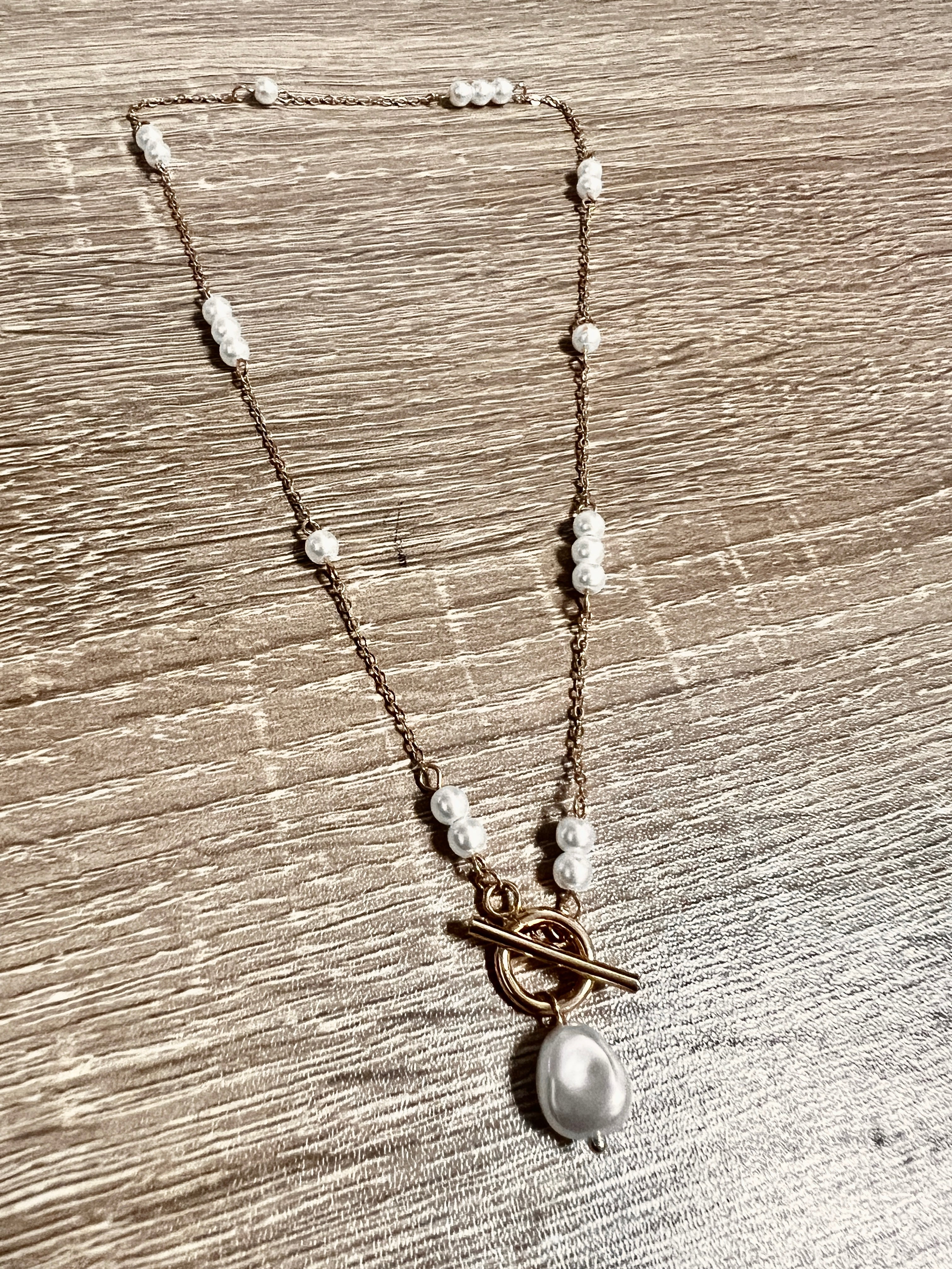Sarnia Pearl Toggle Necklace