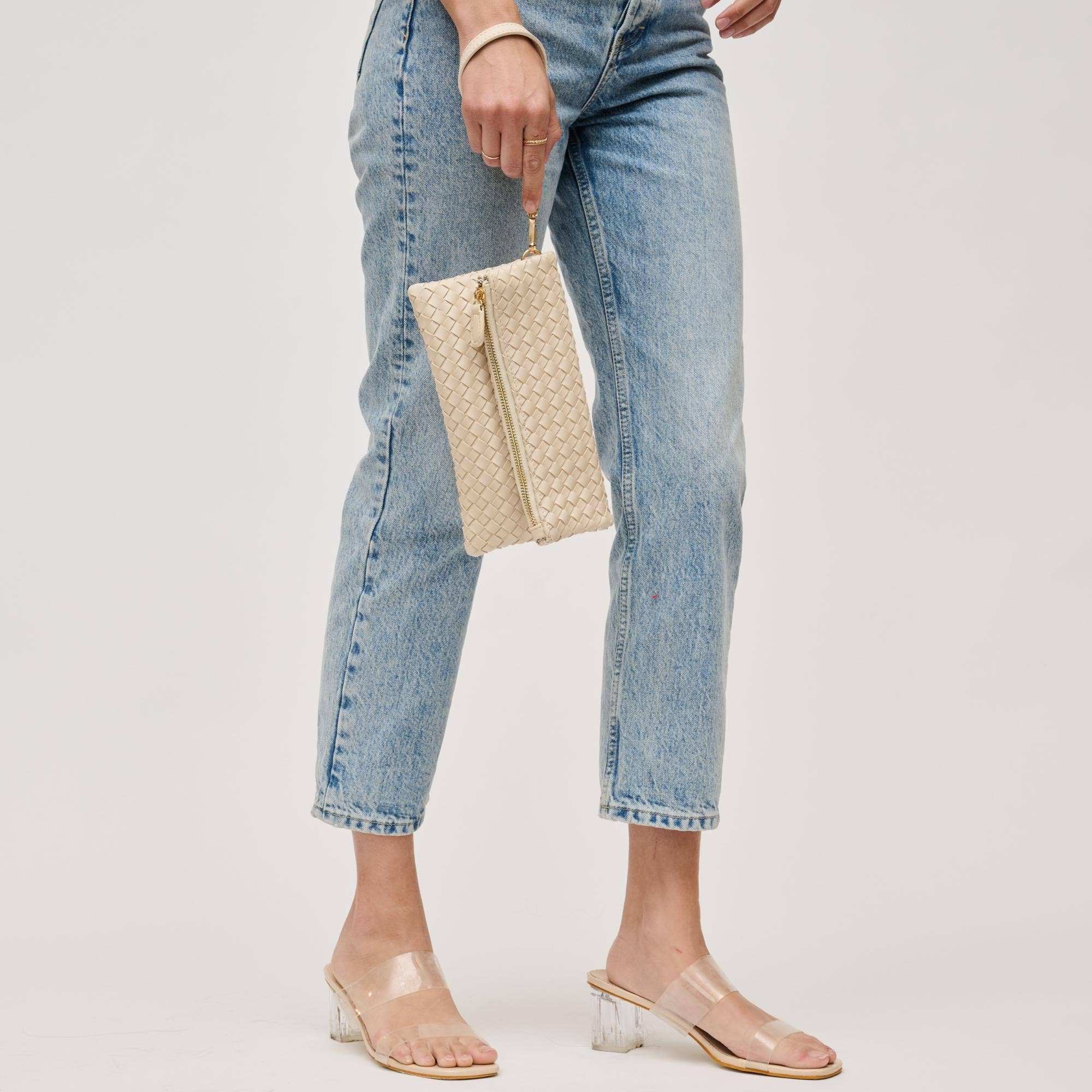 Aria Woven Wristlet Clutch (2 Colors!)