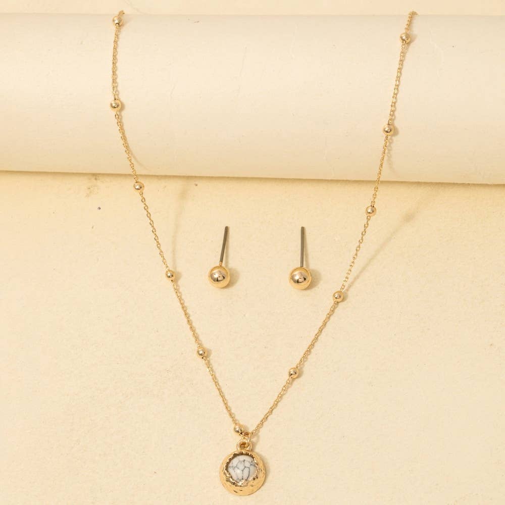 Soper Metallic Set Stone Pendant Necklace
