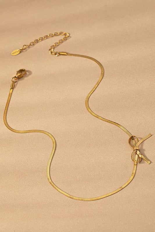Hestin Bow Choker Necklace