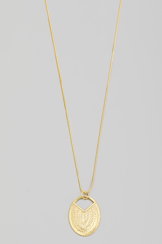 Beth Textured Oval Disc Necklace