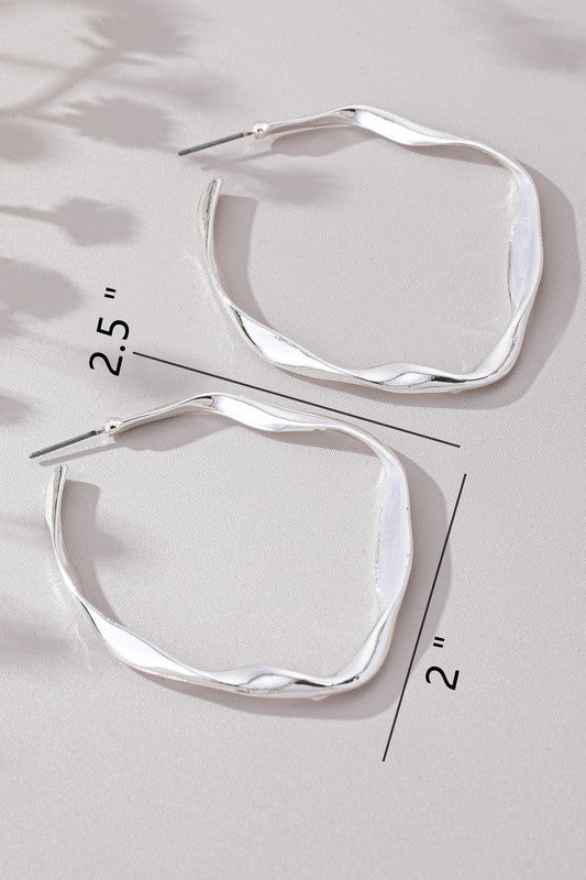 Dayne Wavy Large Hoop Earrings