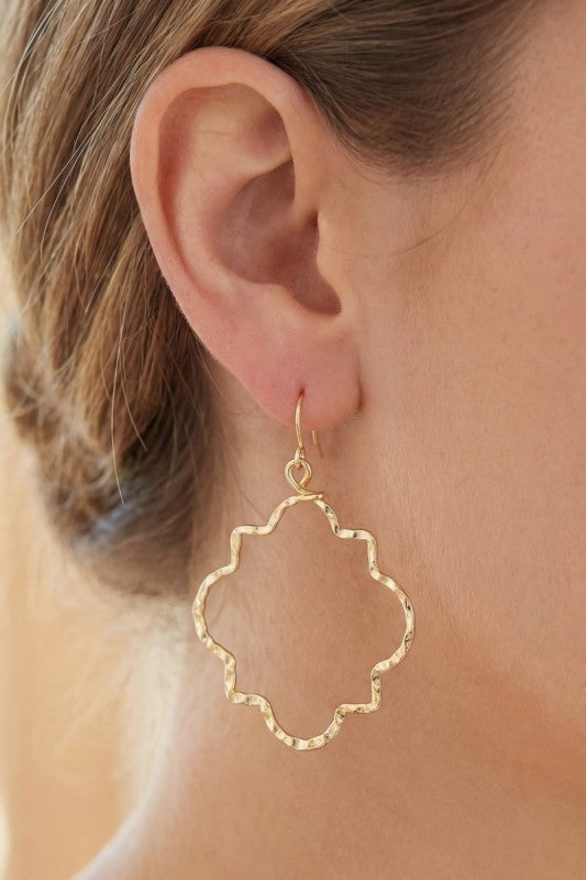 Jillian Wavy Hoop Earrings (2 Colors!)