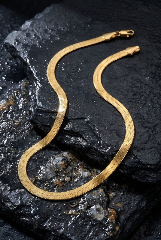 Beth Herringbone Necklace