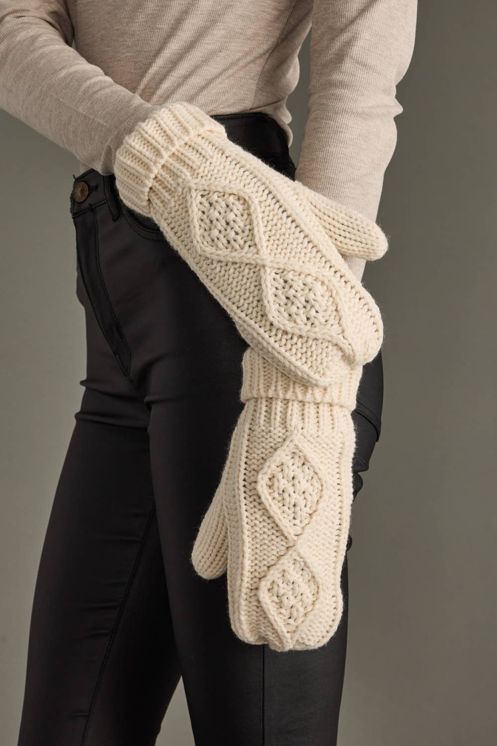 Loni Beige Cable Knit Mittens