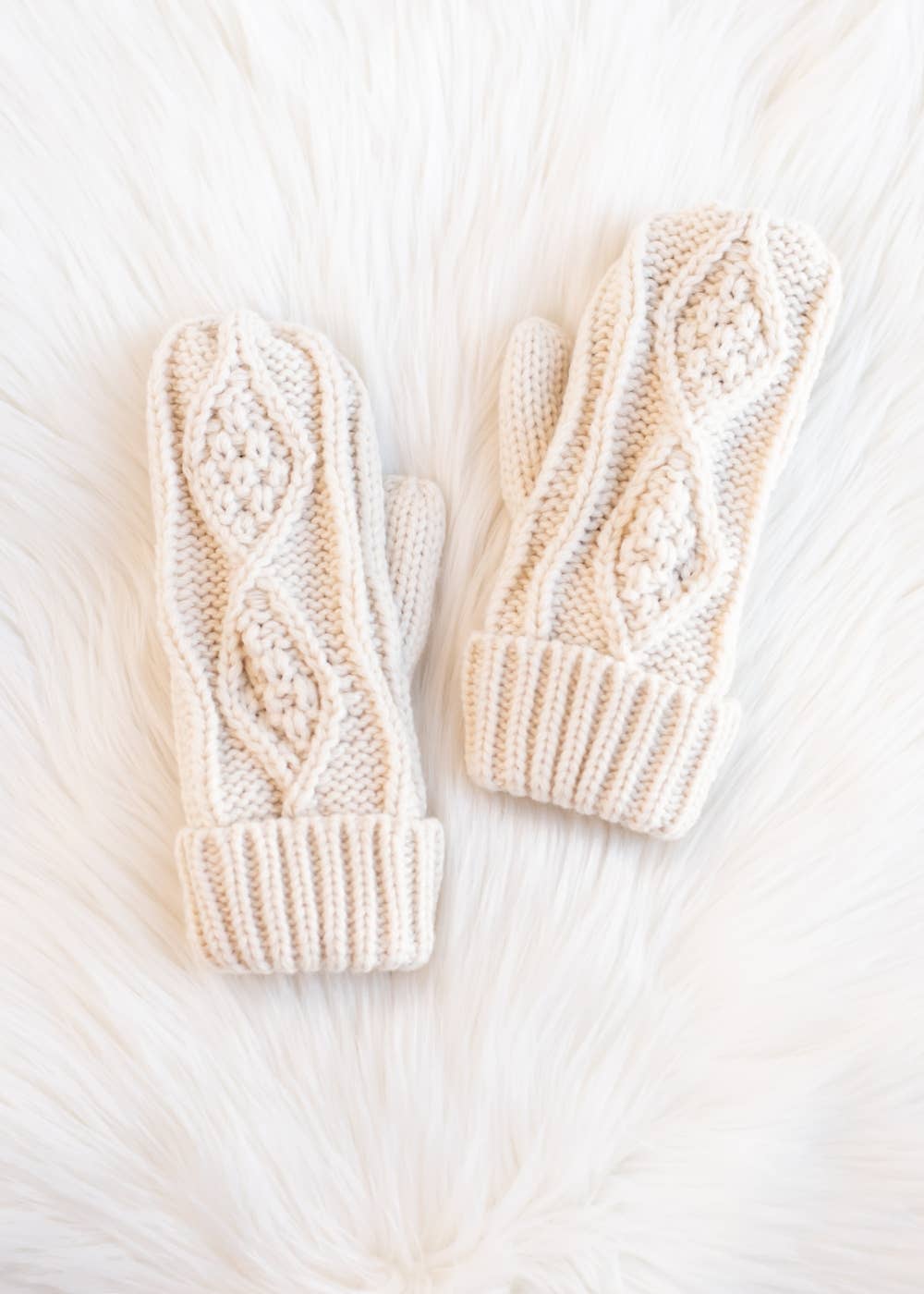 Loni Beige Cable Knit Mittens