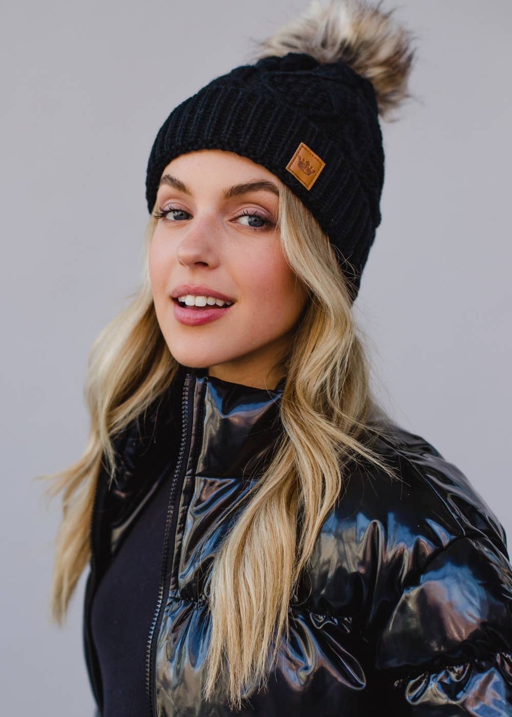 Wonda Black Cable Knit w/ Natural Pom Hat