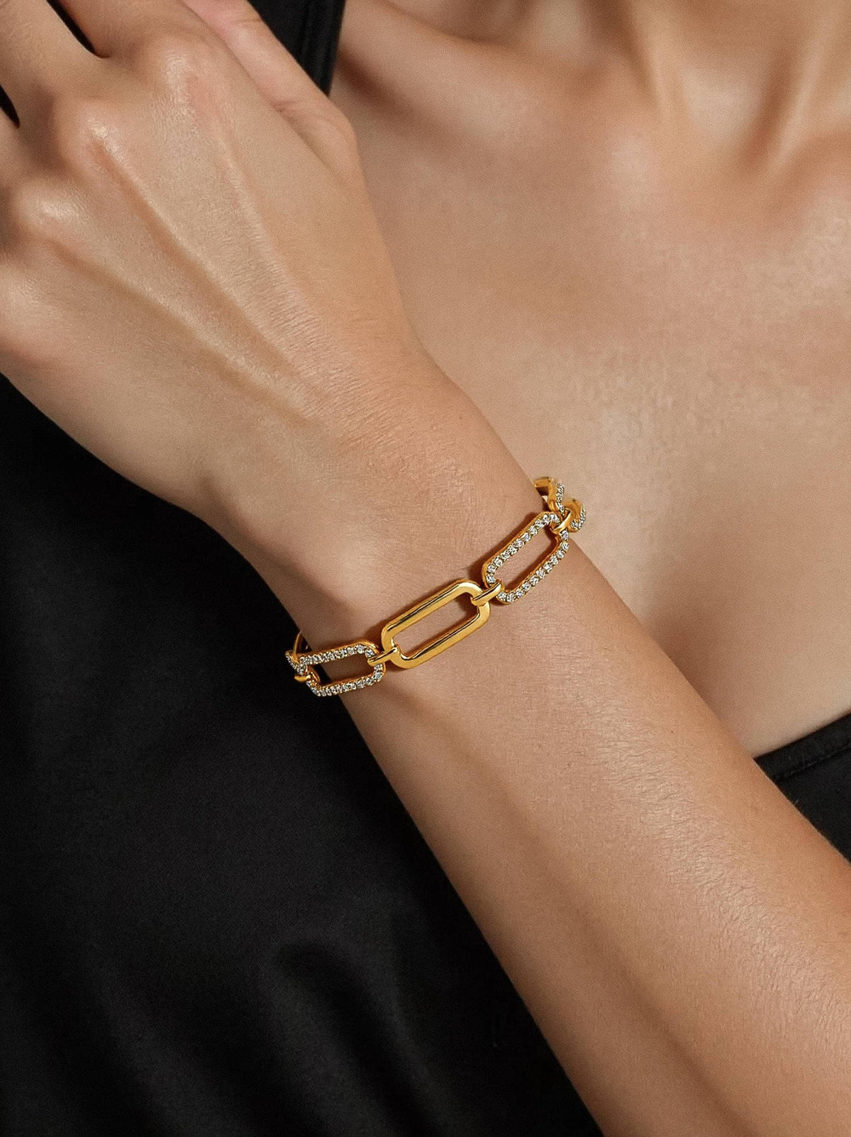 Flânerie by MAIQ Évasion 18K Gold Non-Tarnish Glam Rhinestone Chain Bracelet