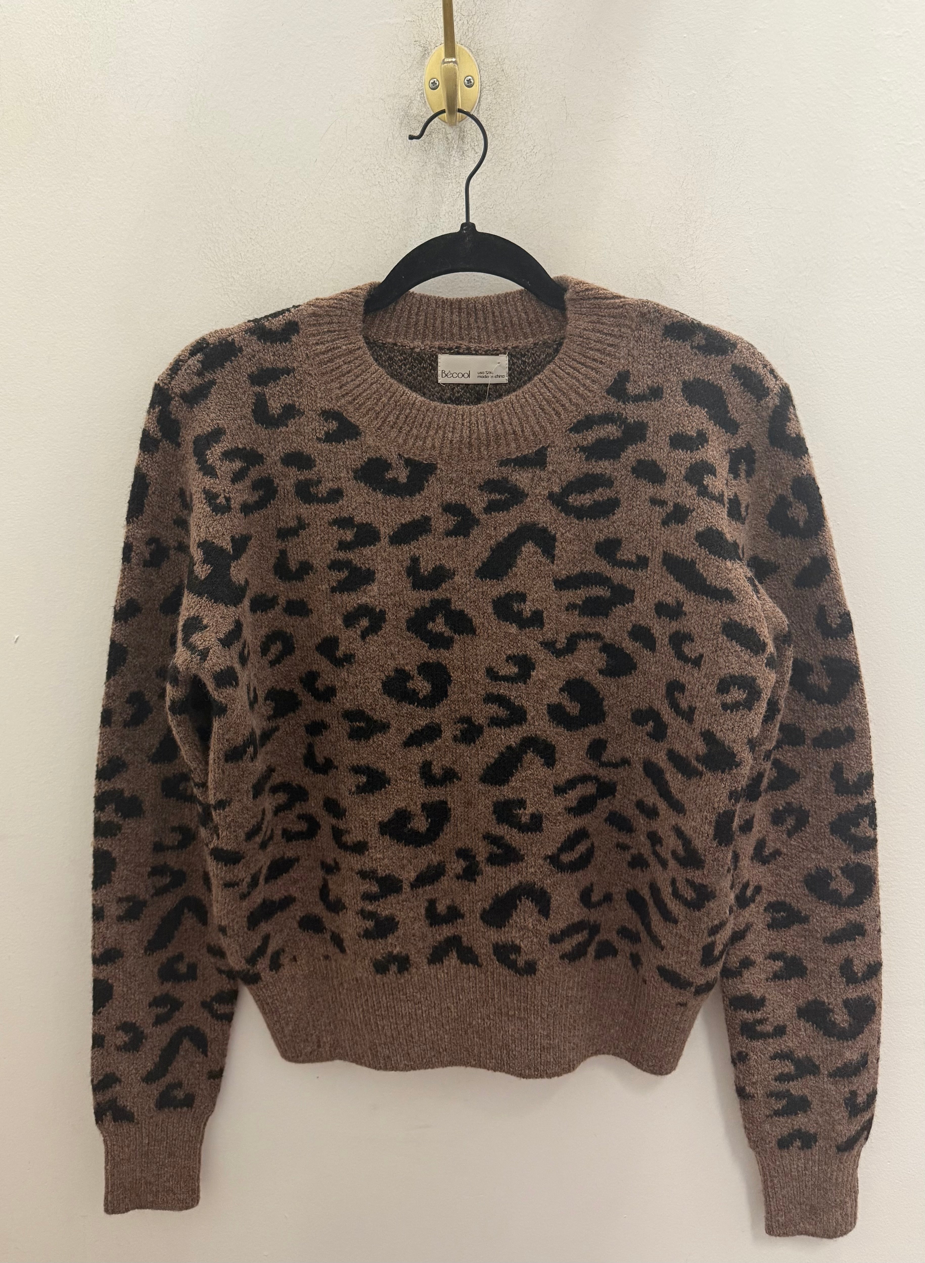 Naeve Leopard Sweater