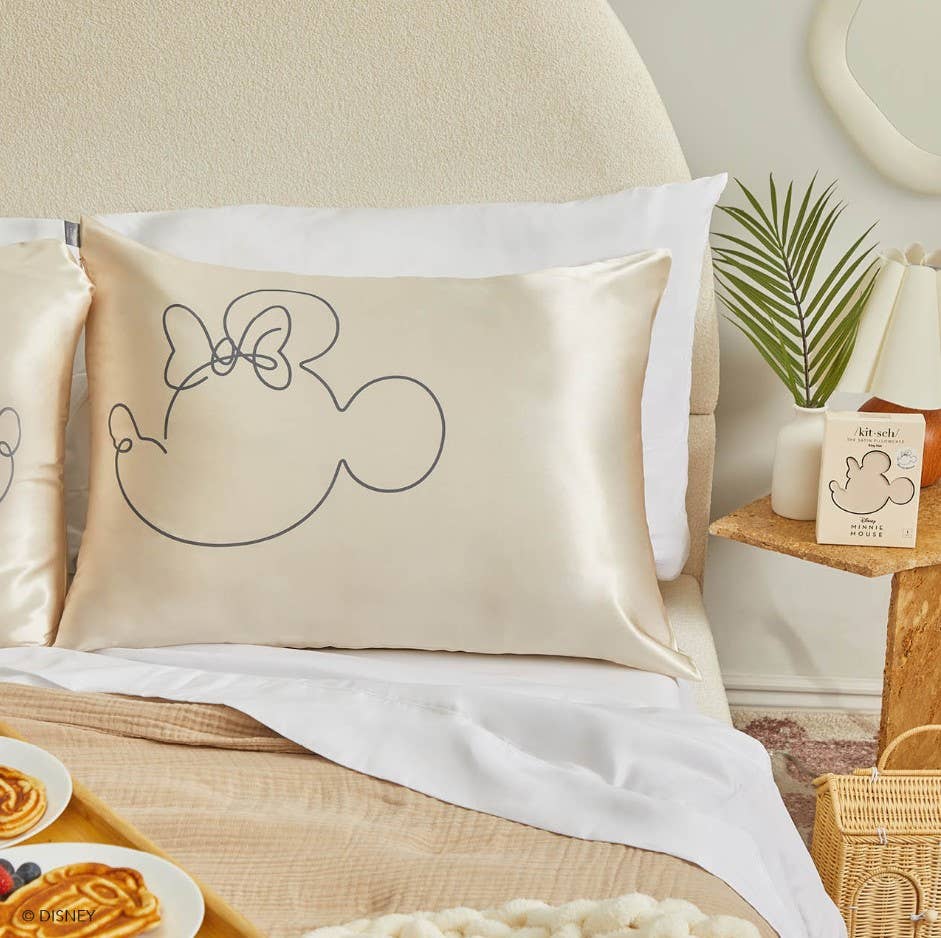 KITSCH & Mickey and Minnie Satin Pillowcase  Mrs.Mouse-Cream