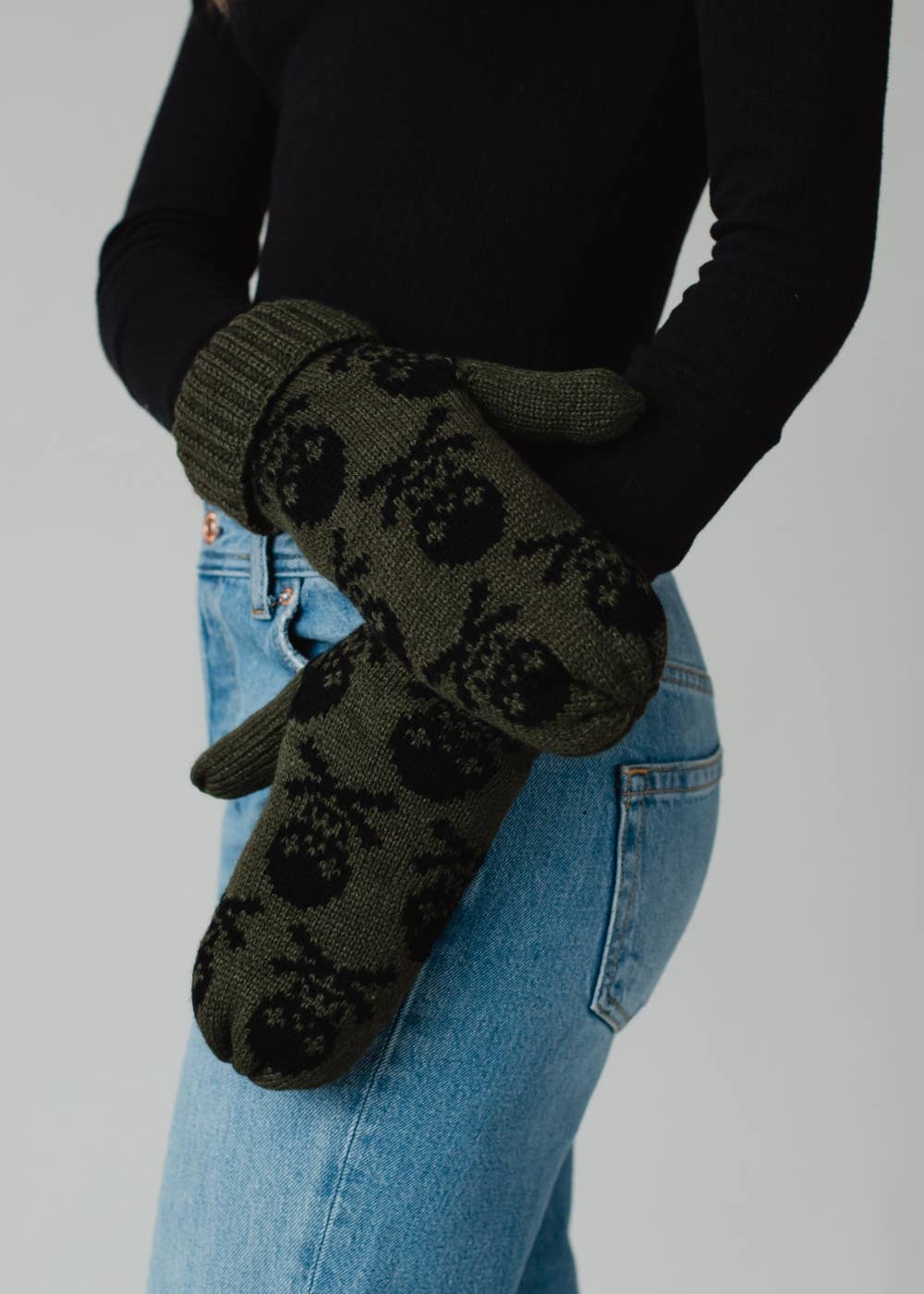 Willa Olive Skull Patterned Mittens