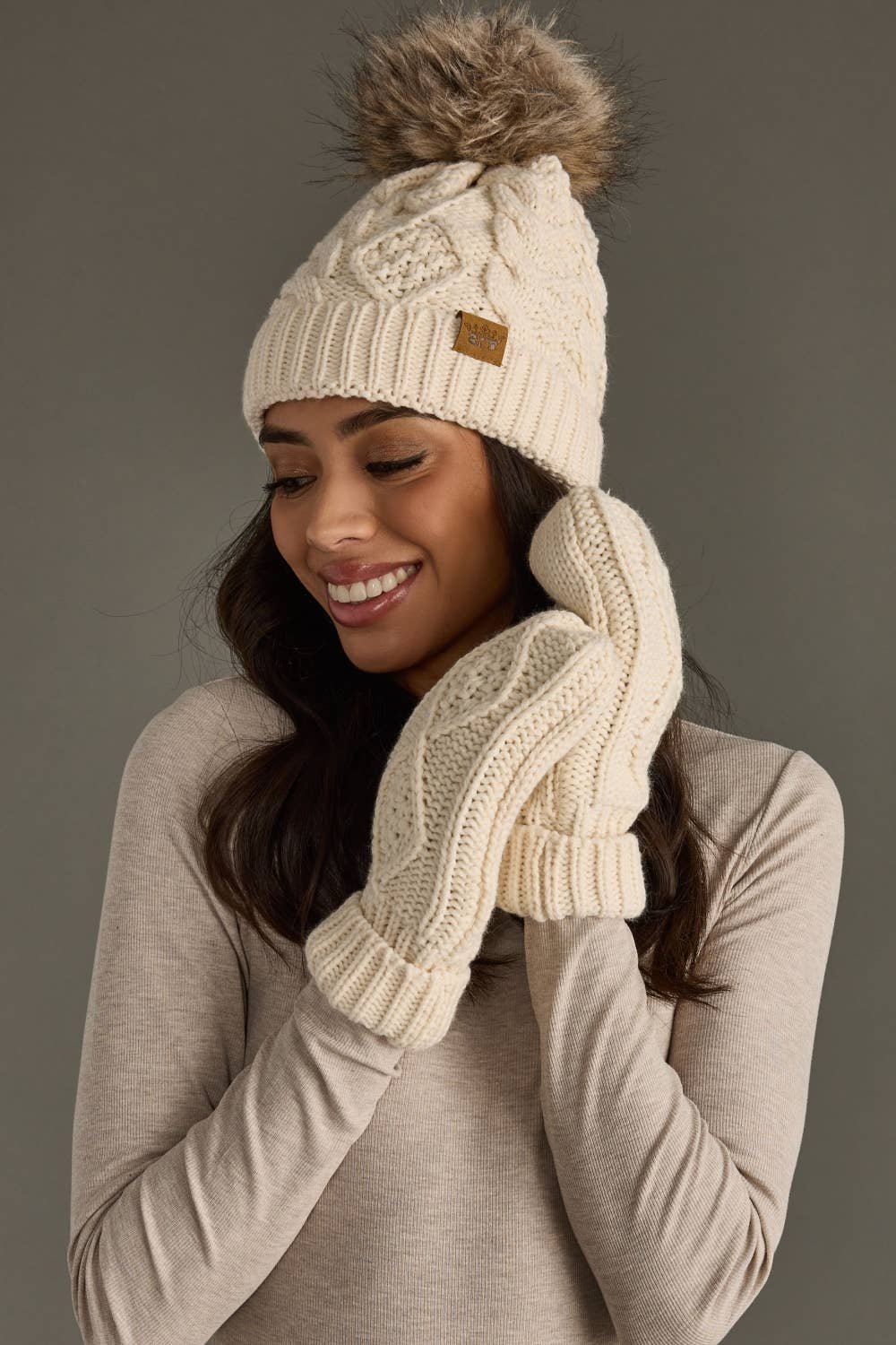 Loni Beige Cable Knit Mittens