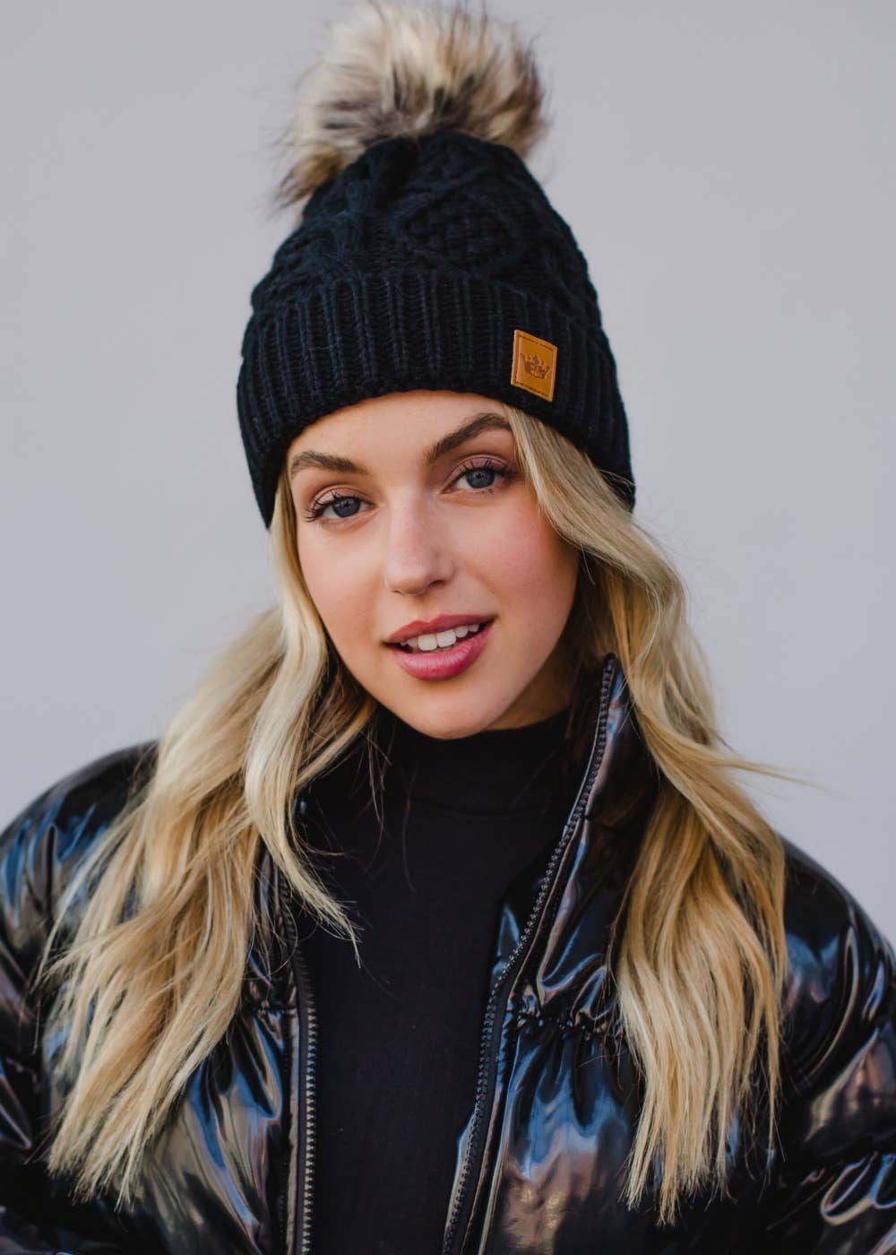 Wonda Black Cable Knit w/ Natural Pom Hat