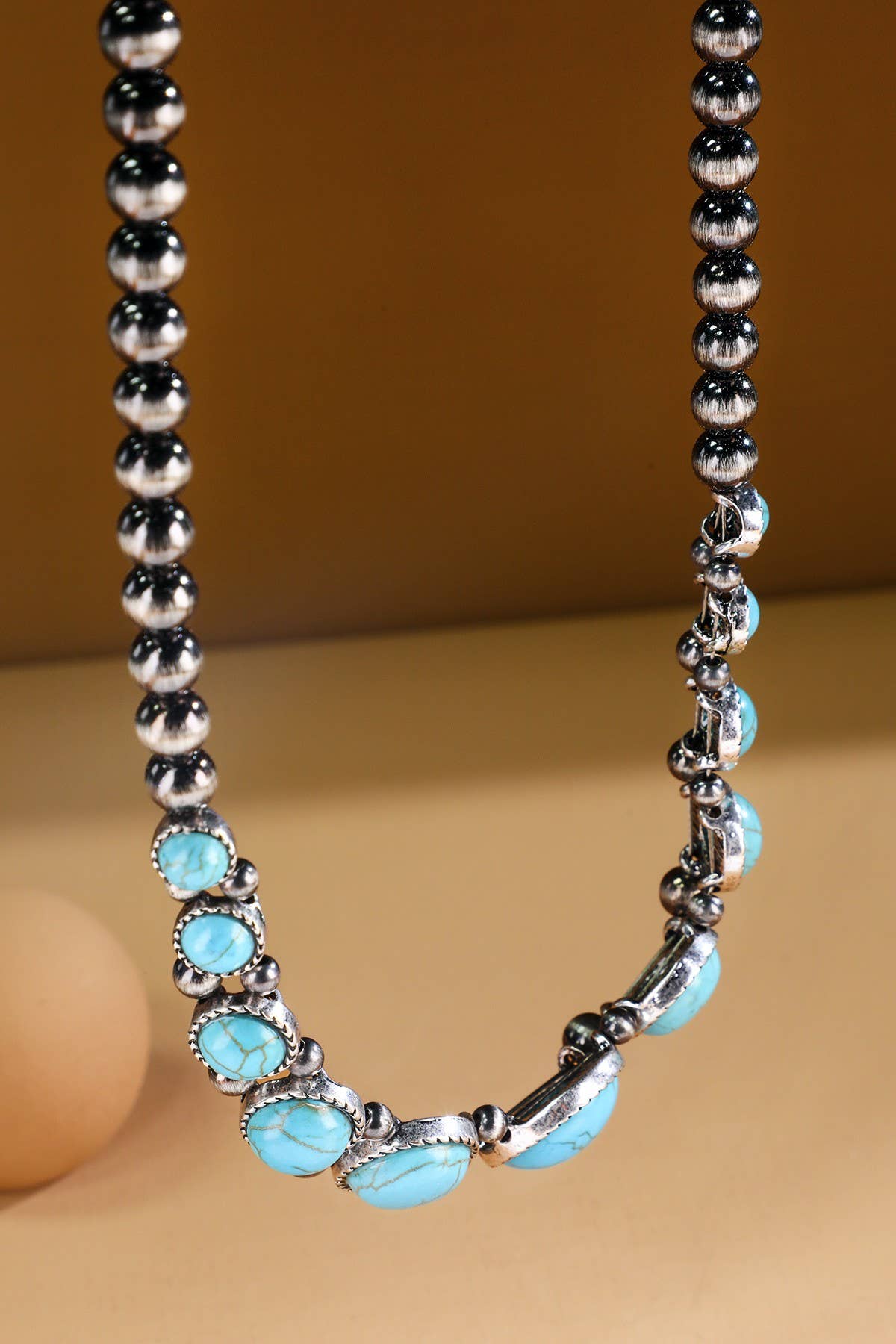 Western Design Metallic Pearl Necklace Set